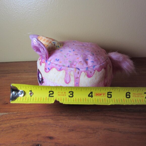 plush cookeez makery freezy cakez unicorn 2023 moose toys (W5973) - Picture 4 of 11